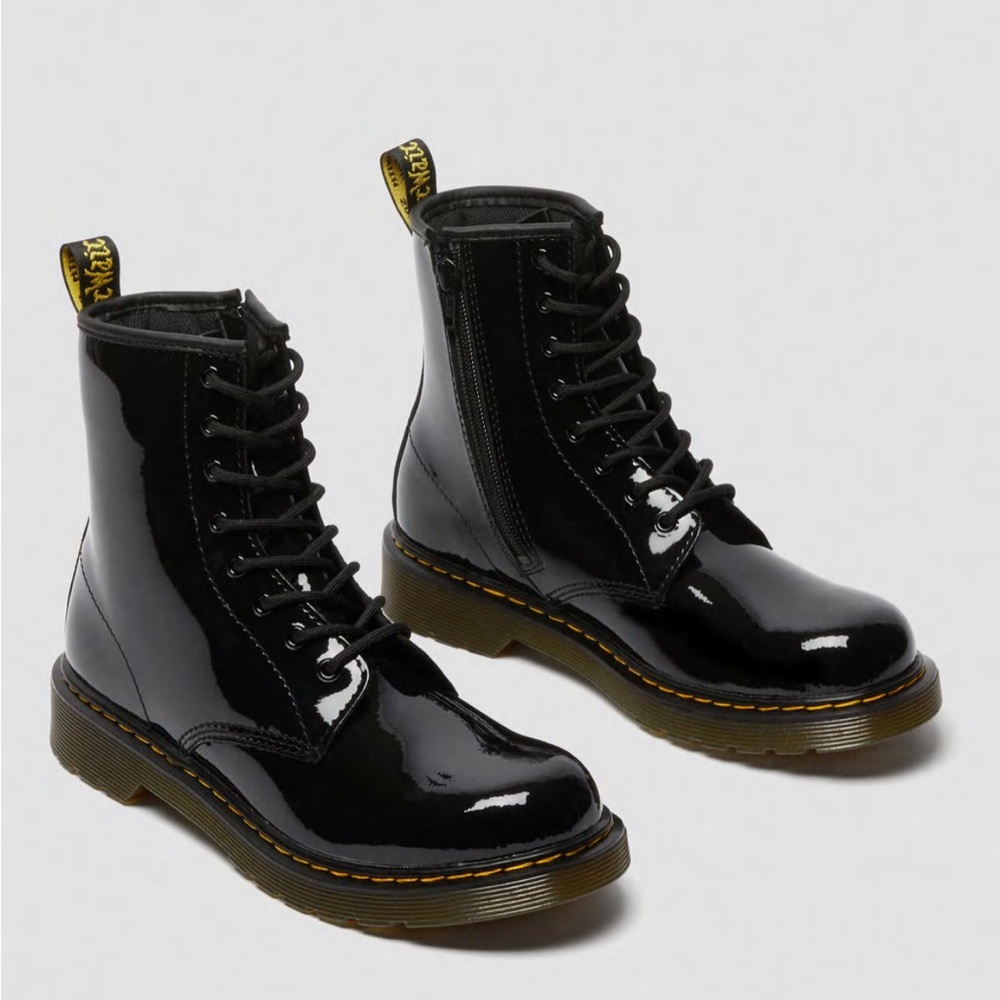 Dr. Martens YOUTH 1460 PATENT LEATHER LACE UP BOOTS